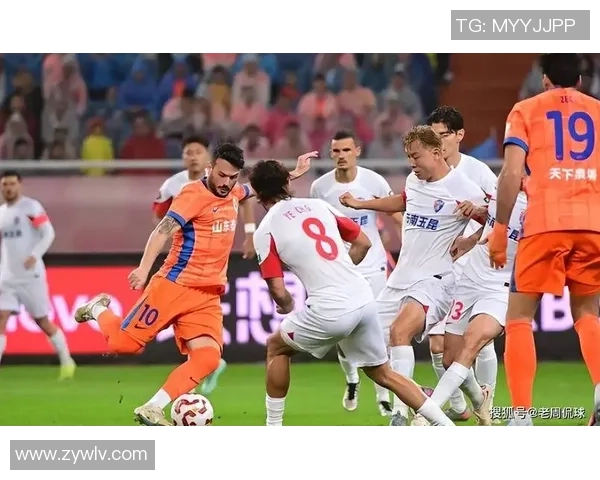 足球明星泰叙昆的传奇之路与辉煌成就解析